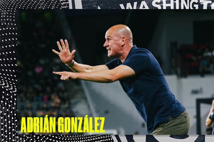 Adrián González entrenador