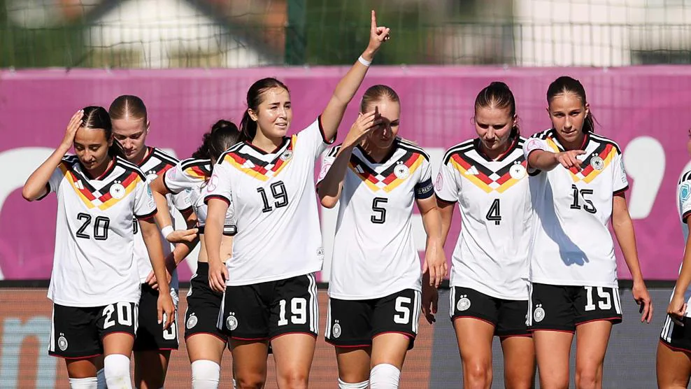 Alemania pasa a semifinales como primera de grupo.