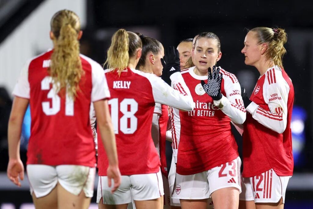 El Arsenal clasifica con comodidad a cuartos.