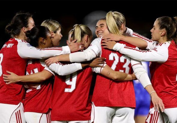 Descafeinada victoria del Arsenal ante el Twente.