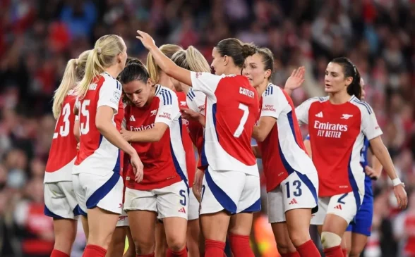 Las gunners no fallaron contra el Vålerenga. Las jugadoras del Arsenal celebran uno de los goles del encuentro.