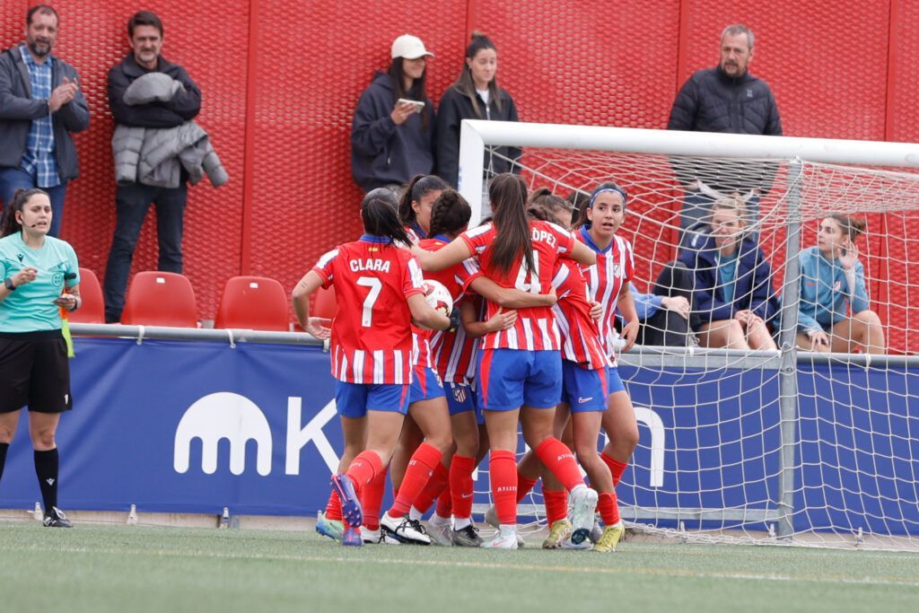 Partido trepidante entre el filial del Atleti y el DUX Logroño.