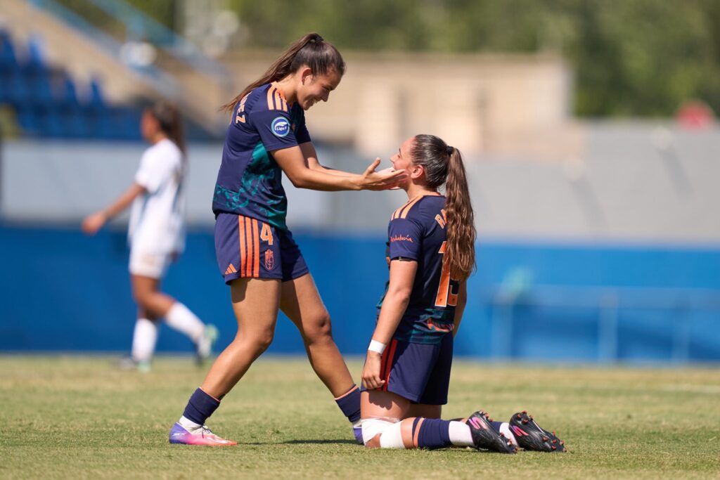 El Granada consigue una victoria sobre la bocina ante el Badalona Women.