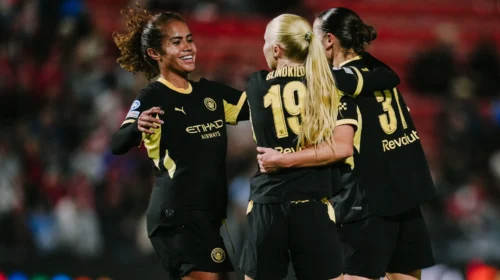 Wamser le da al City un punto ante el Bayern en los últimos minutos.