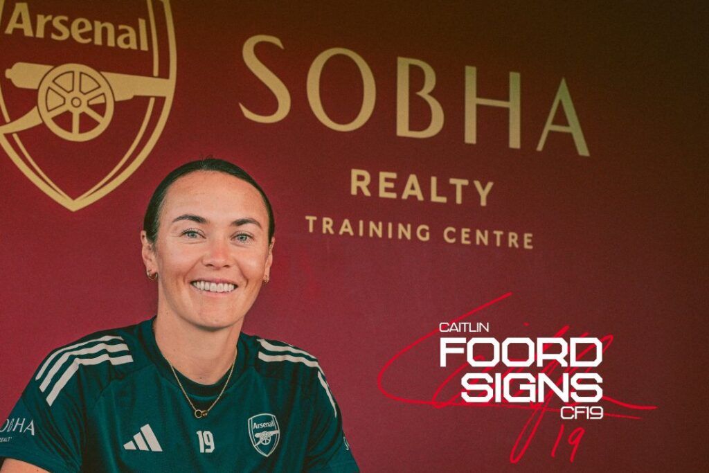 Caitlin Food firma un nuevo contrato con el Arsenal.
