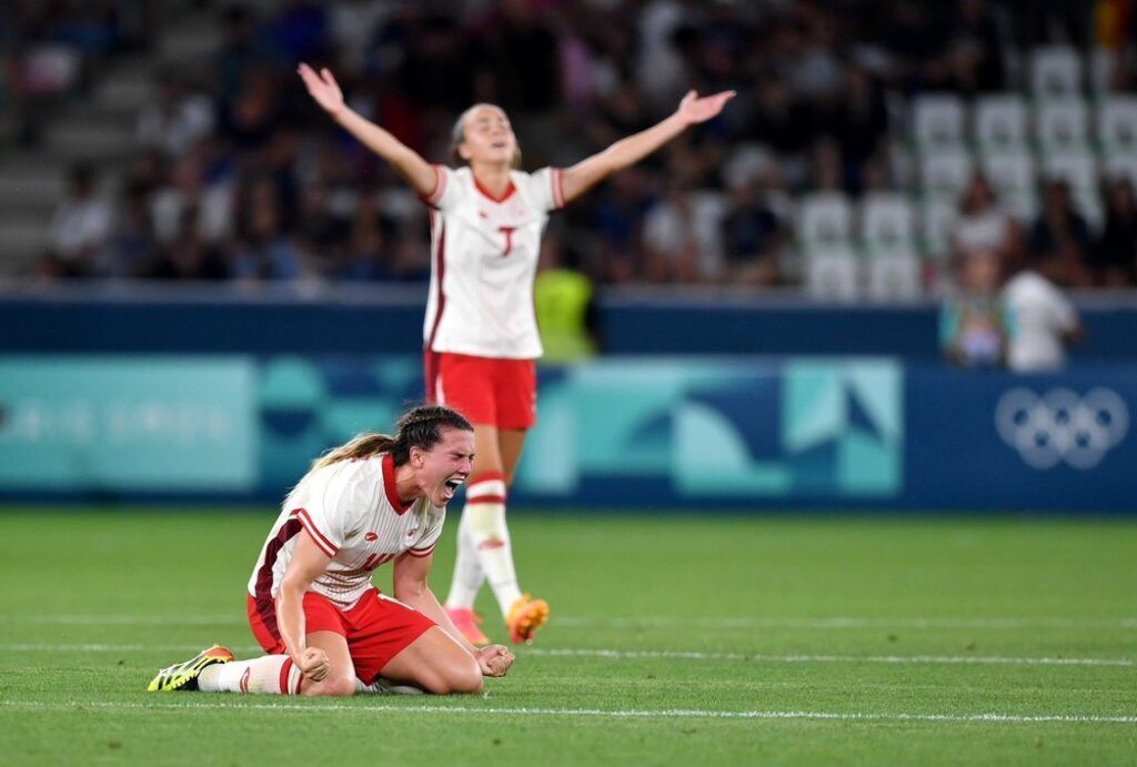 Canadá vence a Francia
