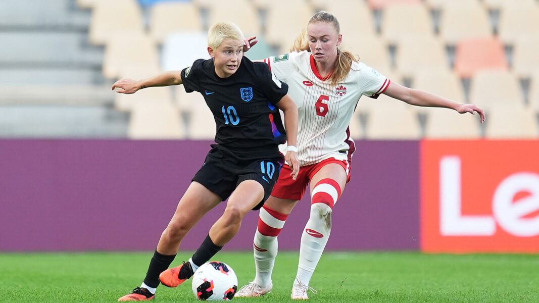 Inglaterra y Canadá arrancan el mundial con tablas.