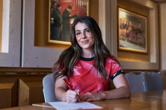Paula Partido llega cedida al Charlton mientras renuevan a Carla Humphrey y Ellie Mason.
