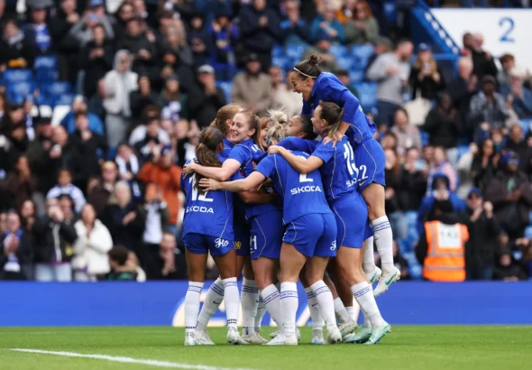 El Chelsea se impone con convicción en el derbi contra las spurs.