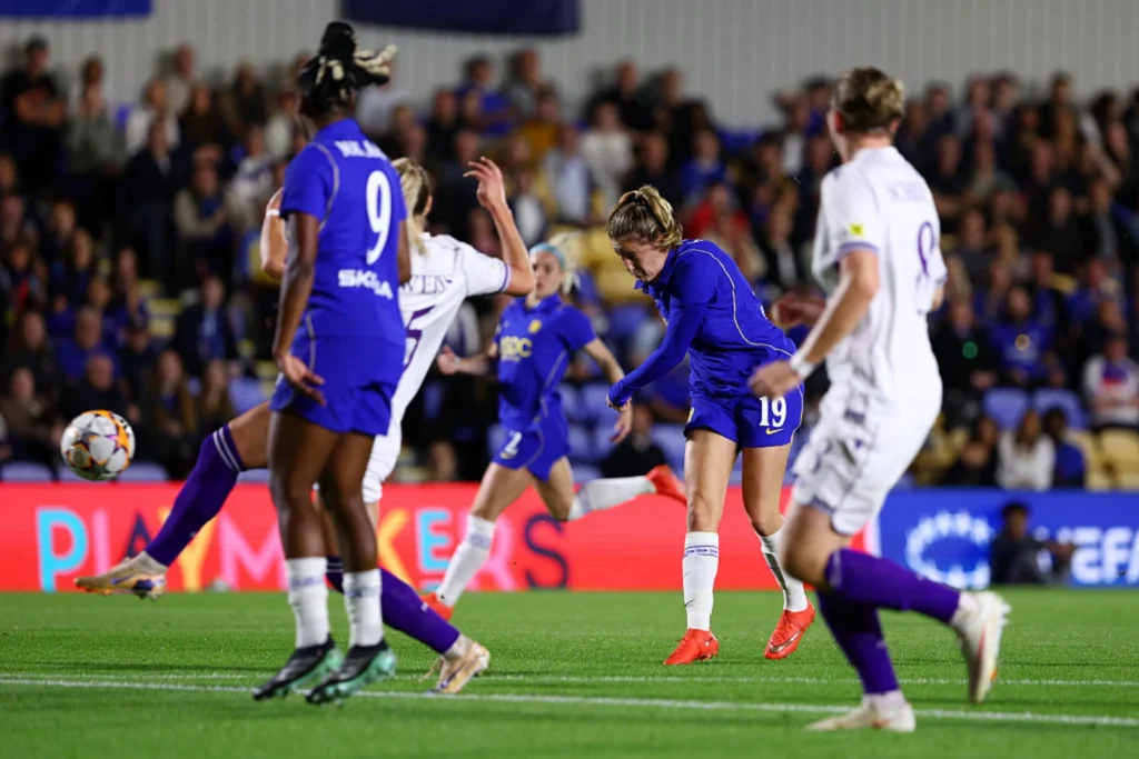 Las blues casi se complican la vida ante un combativo Austria Wien.