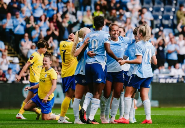 El City inicia la defensa del título con una reñida victoria sobre el Birmingham.