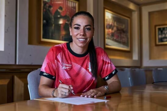 Paula Partido llega cedida al Charlton mientras renuevan a Carla Humphrey y Ellie Mason.