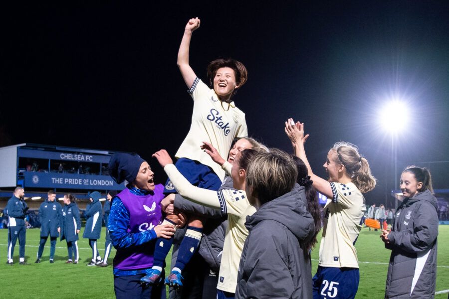 Hayashi acaba con el invicto de un Chelsea sin ideas.