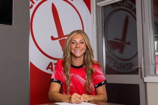Koivunen es una addick mientras Kenney renueva por el Charlton.