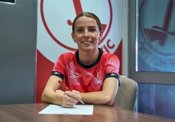 El Charlton ficha a Grace Johnston y renueva a Pedersen y Siber.