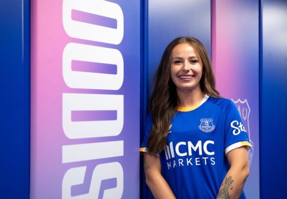 Hannah Cain sella su regreso al Everton.