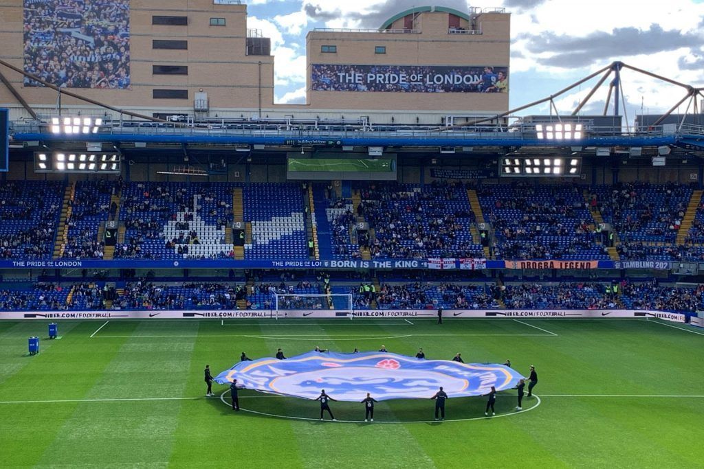 El efecto Eurocopa abrirá de nuevo estadios como Stamford Bridge (en la foto, el 8-9-2019 antes del encuentro contra las Spurs).