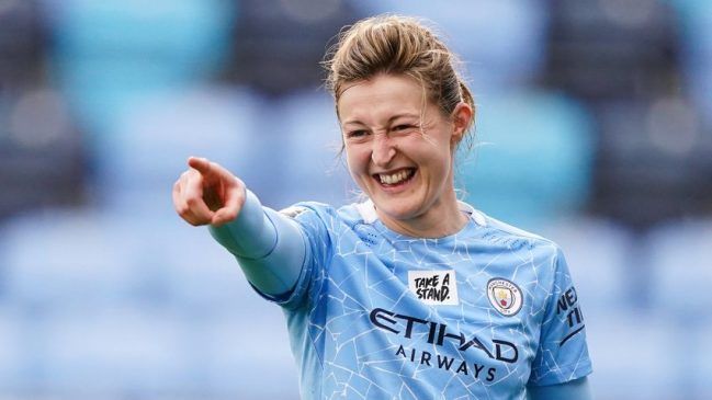 Ellen White renueva con el City