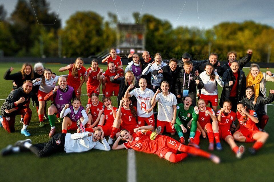 Polonia logra clasificarse para el mundial.