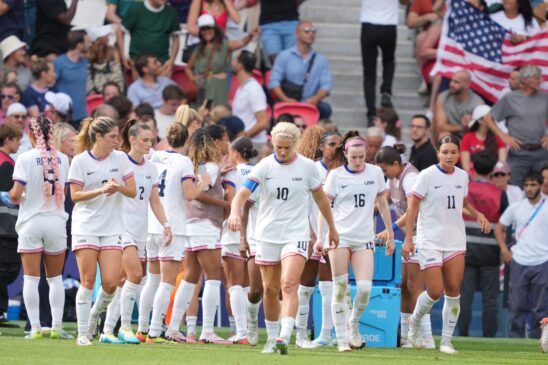 Rodman sella el pase a semifinales. Las jugadoras de Estados Unidos, vuelven al campo tras la pausa de hidratación.