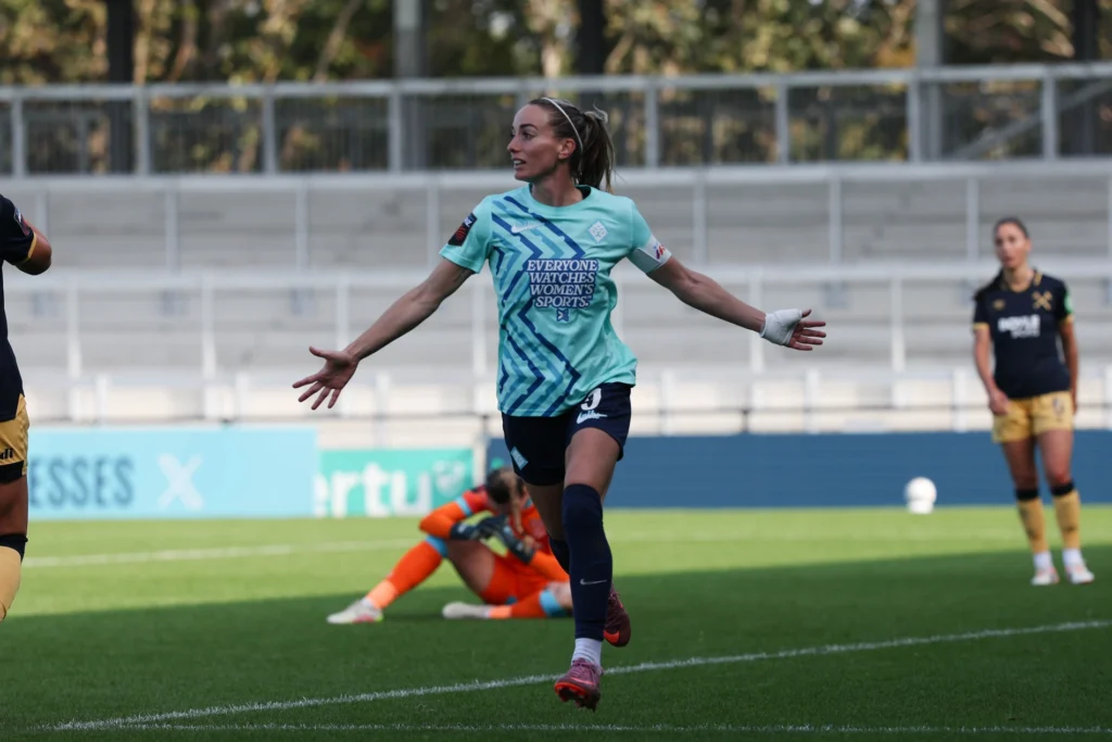 Asllani sella la victoria contra las hammers.