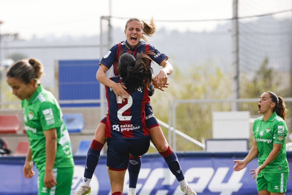 El Levante golea 7-0 al Betis