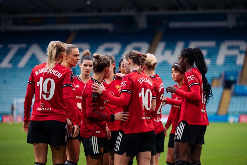 Las diablas siguen sumando de tres en tres.