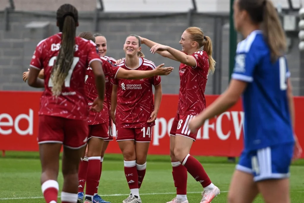 Höbinger protagoniza la victoria de las reds contra el Leicester.