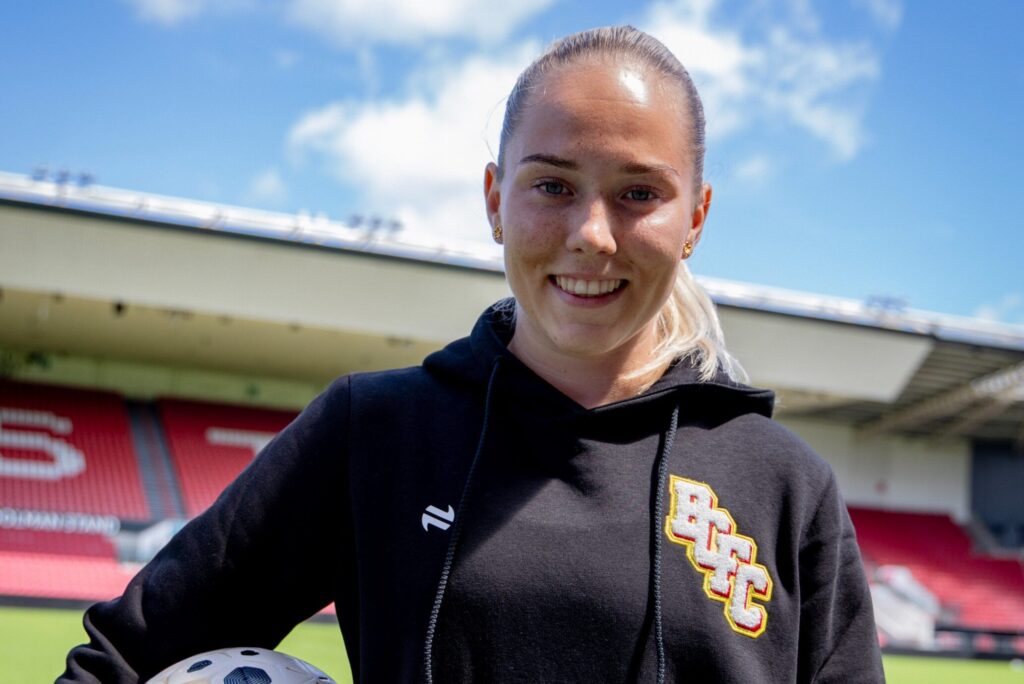 Lotta Lindström ficha por el Bristol.
