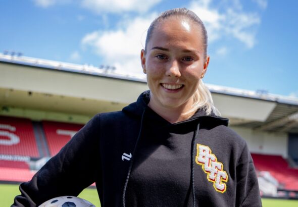 Lotta Lindström ficha por el Bristol.
