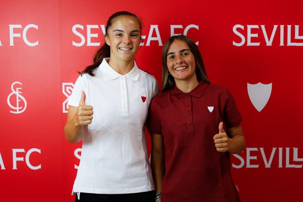 Mabel Sierra y Clara Ferrer
