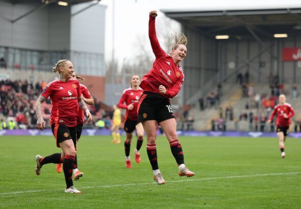 Elisabeth Terland encarriló la victoria del United. La jugadora noruega celebra uno de los dos goles de la jornada.