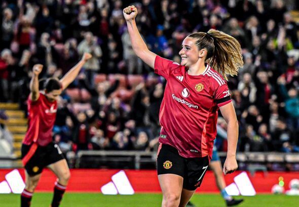 Ella Toone sella el pase a semifinales. La jugadora celebra el tercer gol del Manchester United.