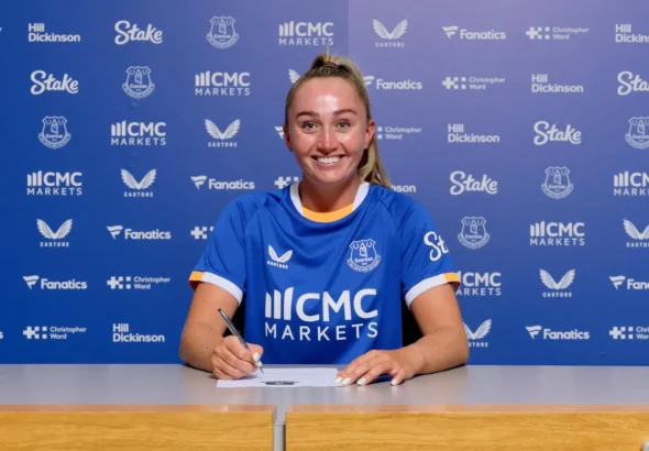 El Everton renueva a Finnigan.