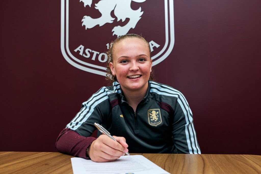 Mia McAulay, primer fichaje del Villa.