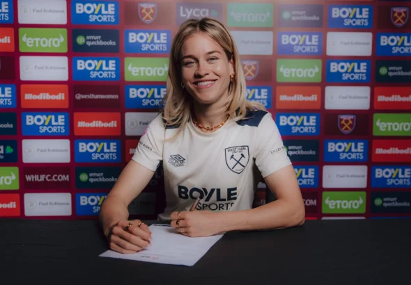 Nadine Riesen ficha por el West Ham.
