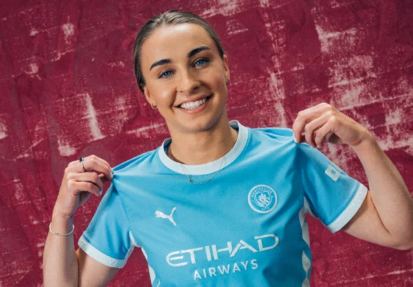 Niamh Charles cambia de City.