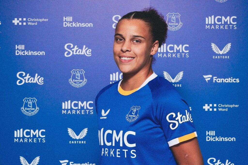 El Everton ficha a Noémie Mouchon.