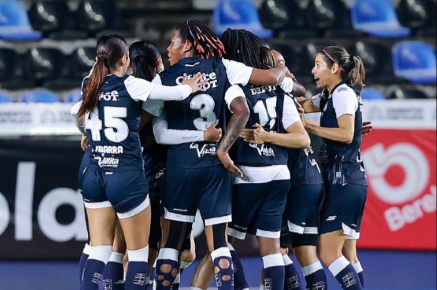 Charlyn Corral imparable