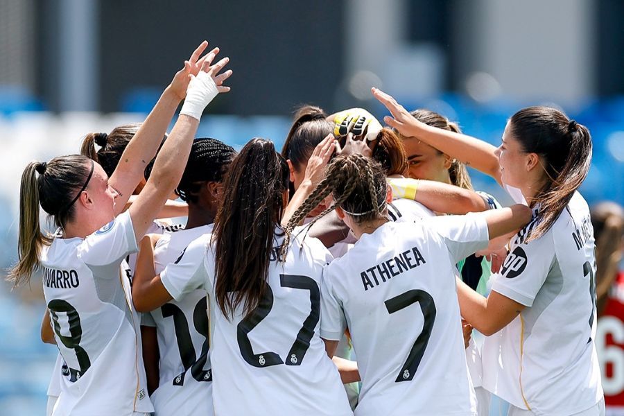 Real Madrid Athenea y Caroline Weir