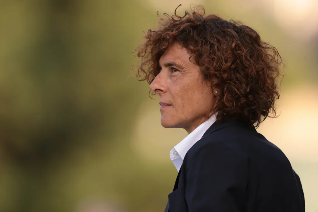 Rita Guarino reemplaza a Rehanne Skinner en el banquillo de las hammers.