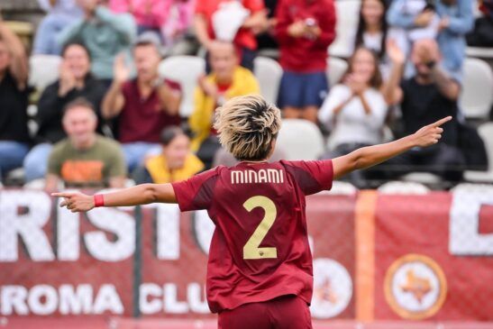 Manchester City y Wolfsburg encarrilan el pase a la fase de grupos. Moeka Minami celebra el primer gol de la Roma.