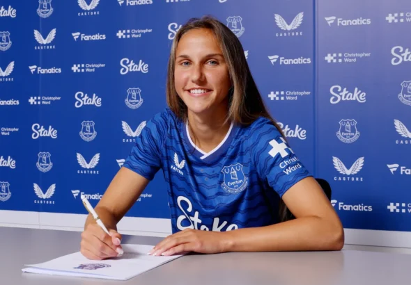 Rosa van Gool llega al Everton.