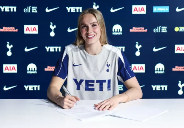 Selma Panengstuen refuerza el arco de las lilywhite.