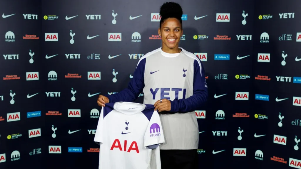 Shekiera Martinez se muda al norte de Londres.