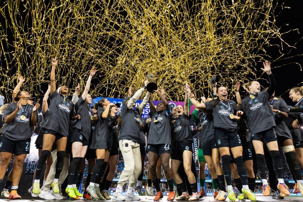 Lavelle le da el segundo campeonato al Gotham de Amorós.