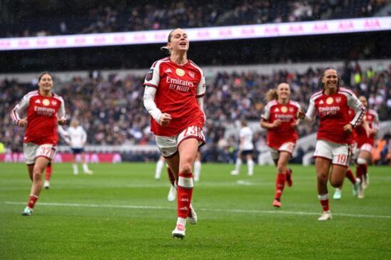 El Arsenal remonta para llevarse el derbi del norte de Londres.