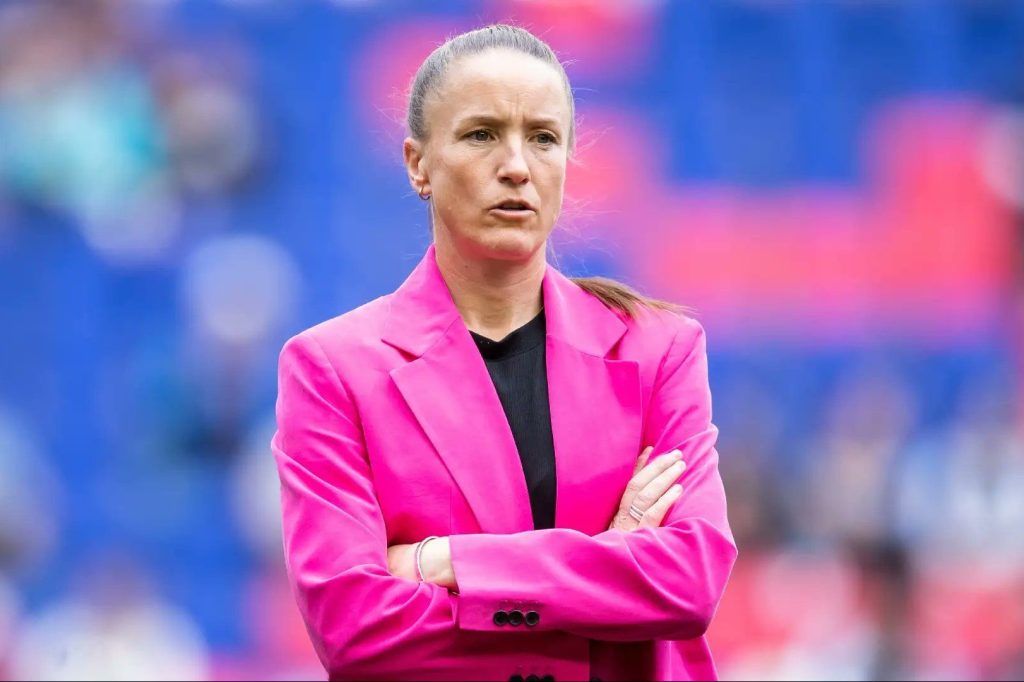 Casey Stoney, despedida. Imagen de la técnica en un partido de San Diego Wave.