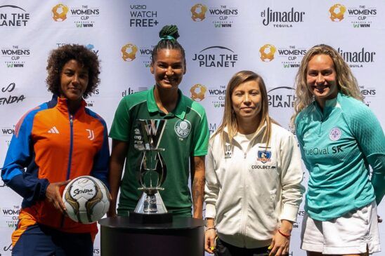 Elige Ración doble de The Women’s Cup con presencia colchonera Ración doble de The Women’s Cup con presencia colchonera. Las capitanas de la Juve, Palmeiras, Colo-Colo y Racing Louisville posan con el trofeo.
