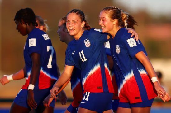Estados Unidos pasa a octavos remontando ante China.